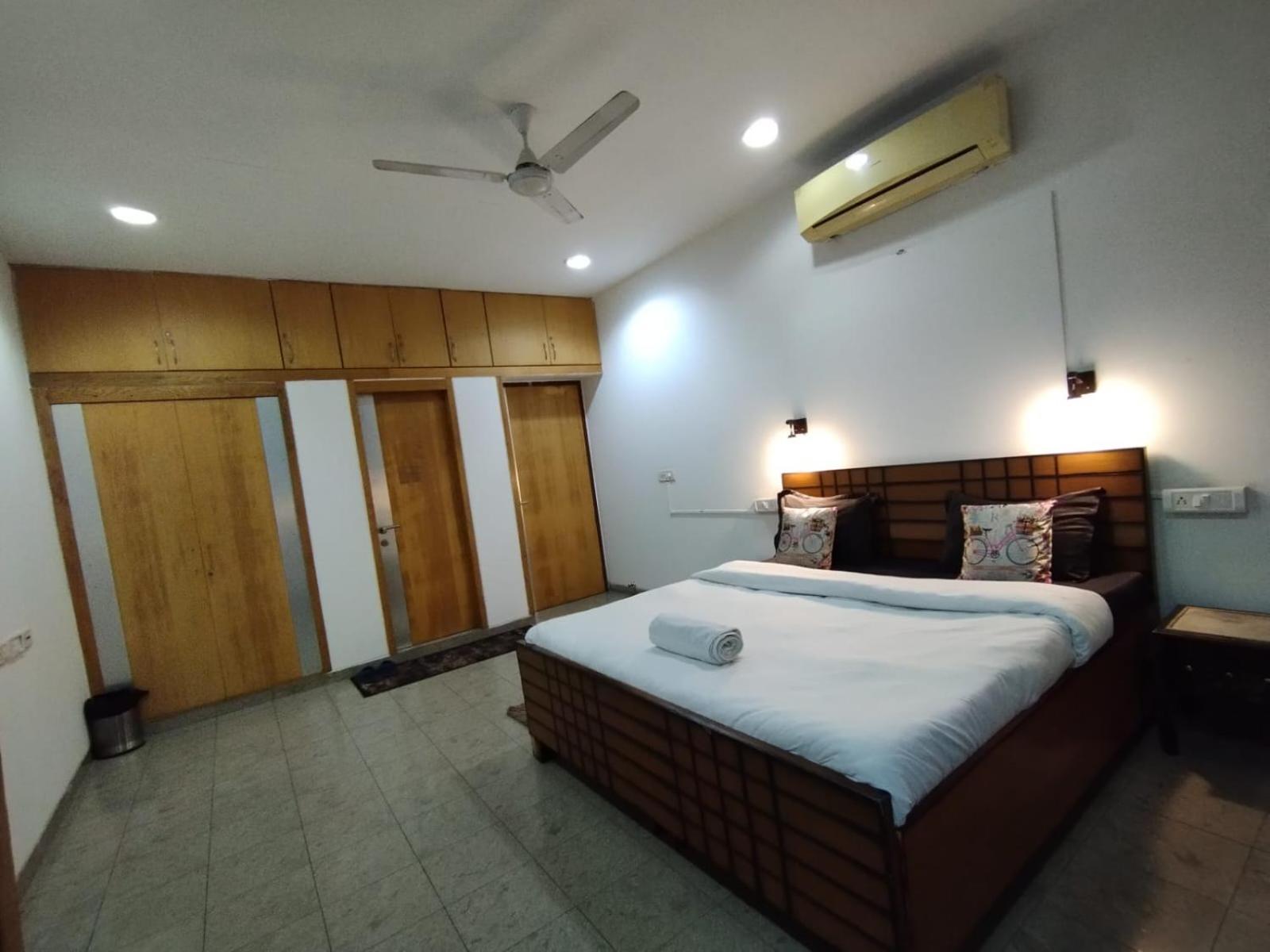 A Sleepy Fox Hostel New Delhi Buitenkant foto