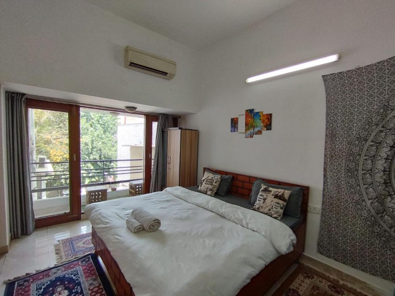 A Sleepy Fox Hostel New Delhi Buitenkant foto