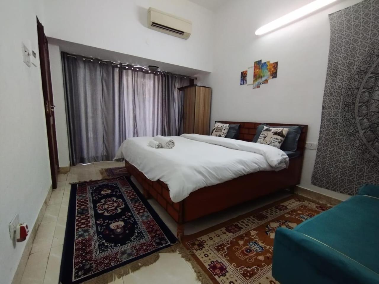 A Sleepy Fox Hostel New Delhi Buitenkant foto