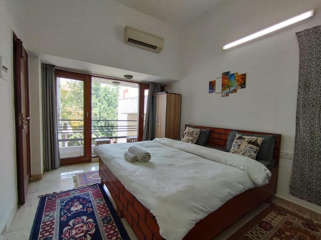A Sleepy Fox Hostel New Delhi Buitenkant foto