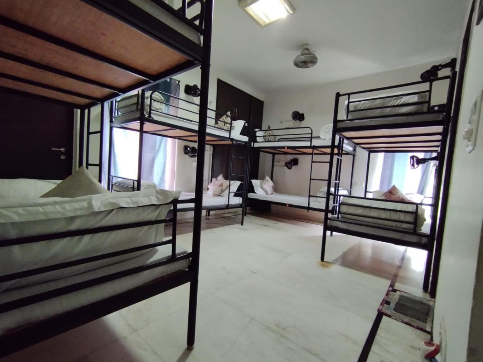 A Sleepy Fox Hostel New Delhi Buitenkant foto
